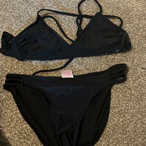 Black bikini set